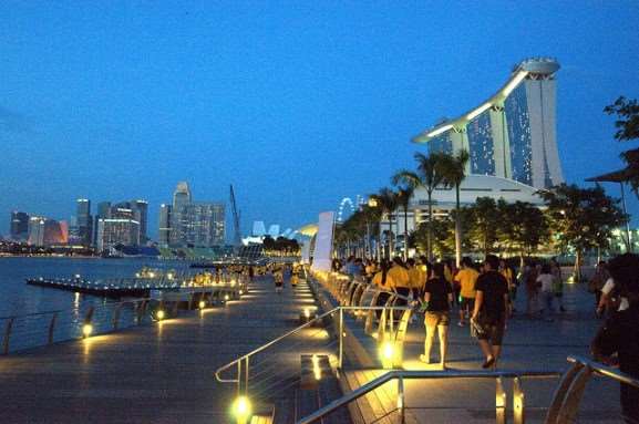 Marina Bay in Singapore Asian city stopover Australia and New Zealand tours Distant Journeys