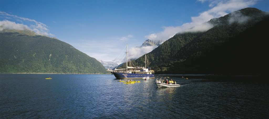 milford sound overnight cruise