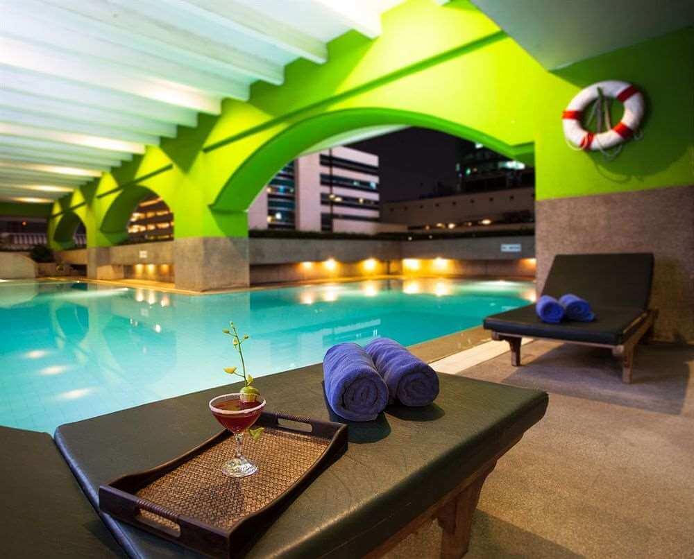 Arnoma Hotel Bangkok pool