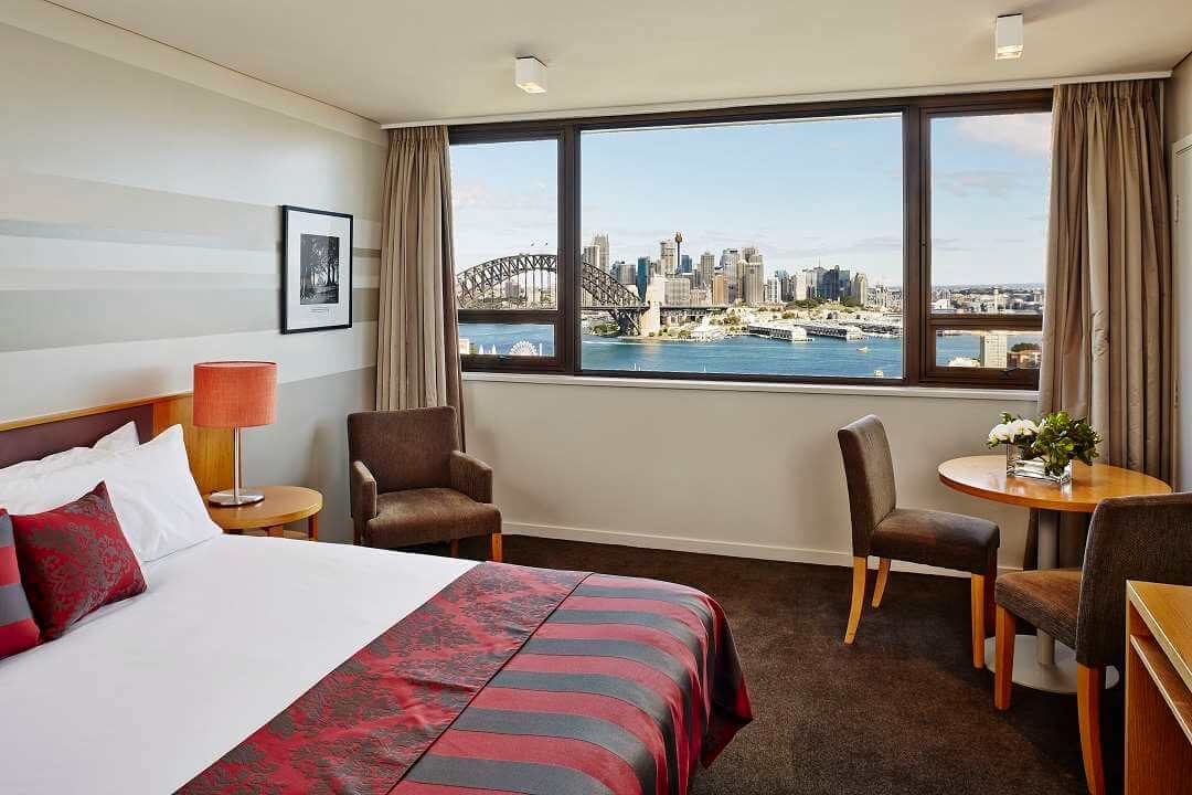 North Sydney Harbourview Hotel bedroom