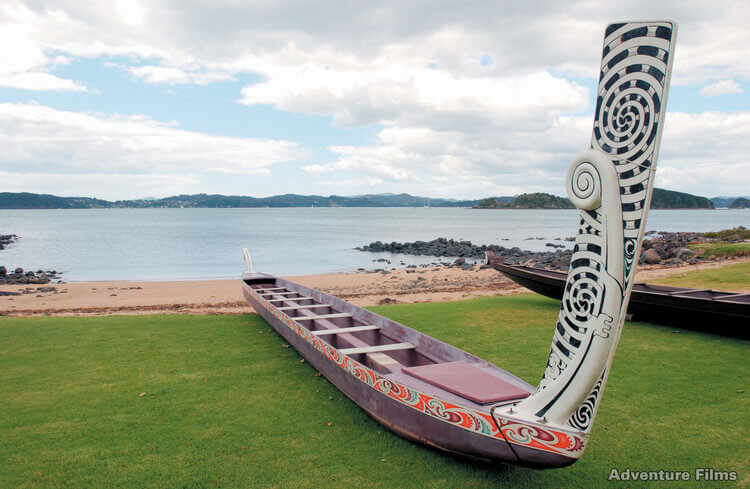 Waka maori canoe bay of islands new zealand