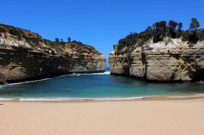 turquoise waters beach cove great ocean road