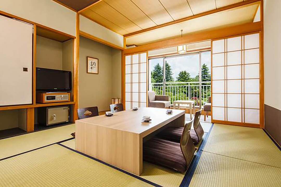 fuji-view-Kawaguchiko-japanese-room