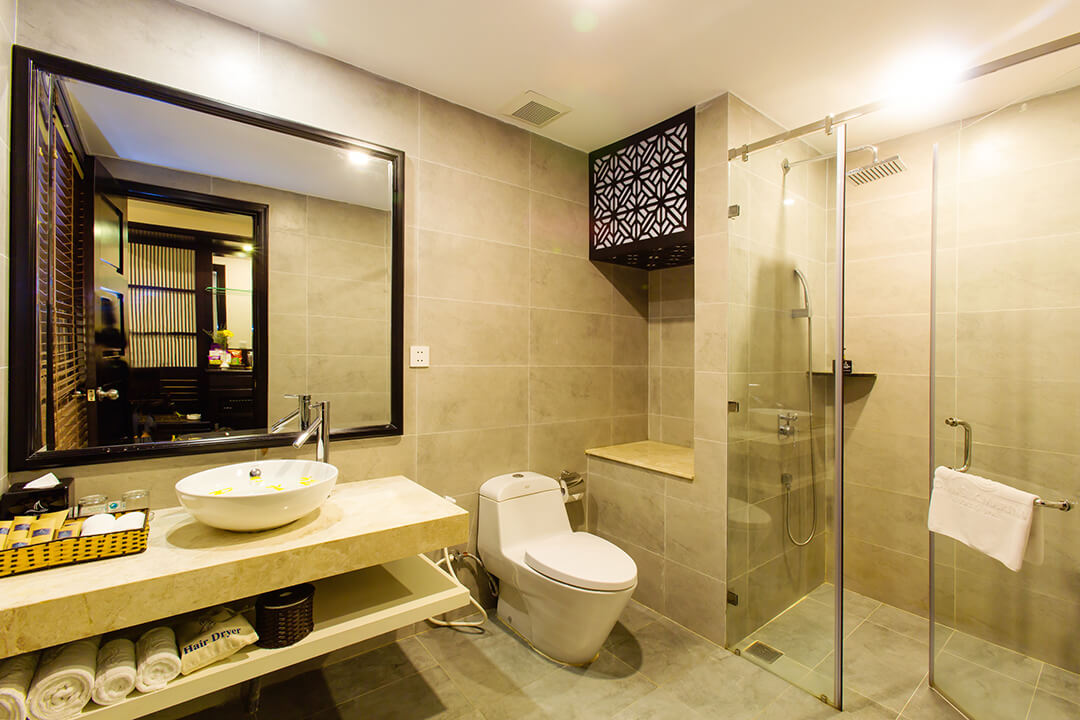 hoi-an-silk-marina-resort-and-spa-bathroom