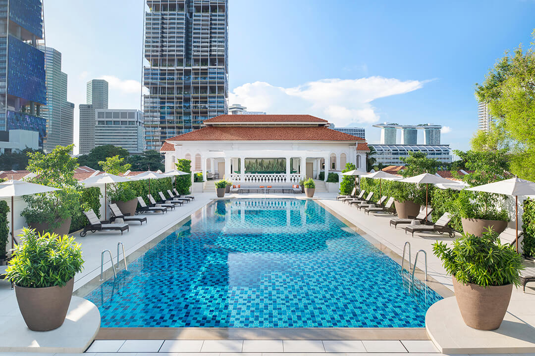 singapore-raffles-hotel-swimming-pool