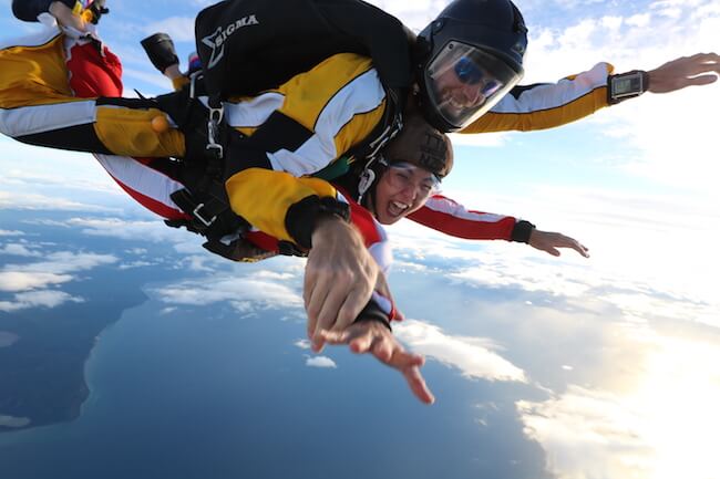 lake taupo skydiving new zealand