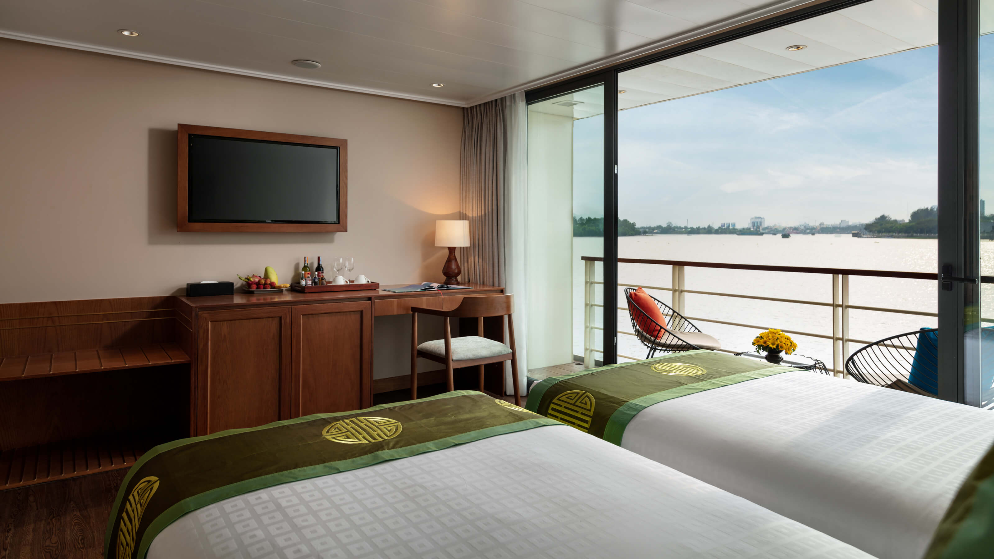 mekong-river-victoria-cruise-jacuzzi