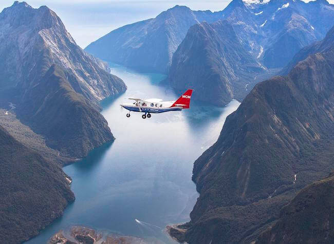 scenic flight milford sound