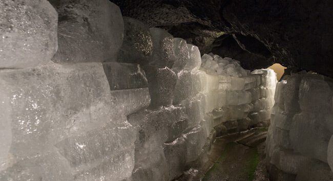 arusawa ice cave mount fuji japan