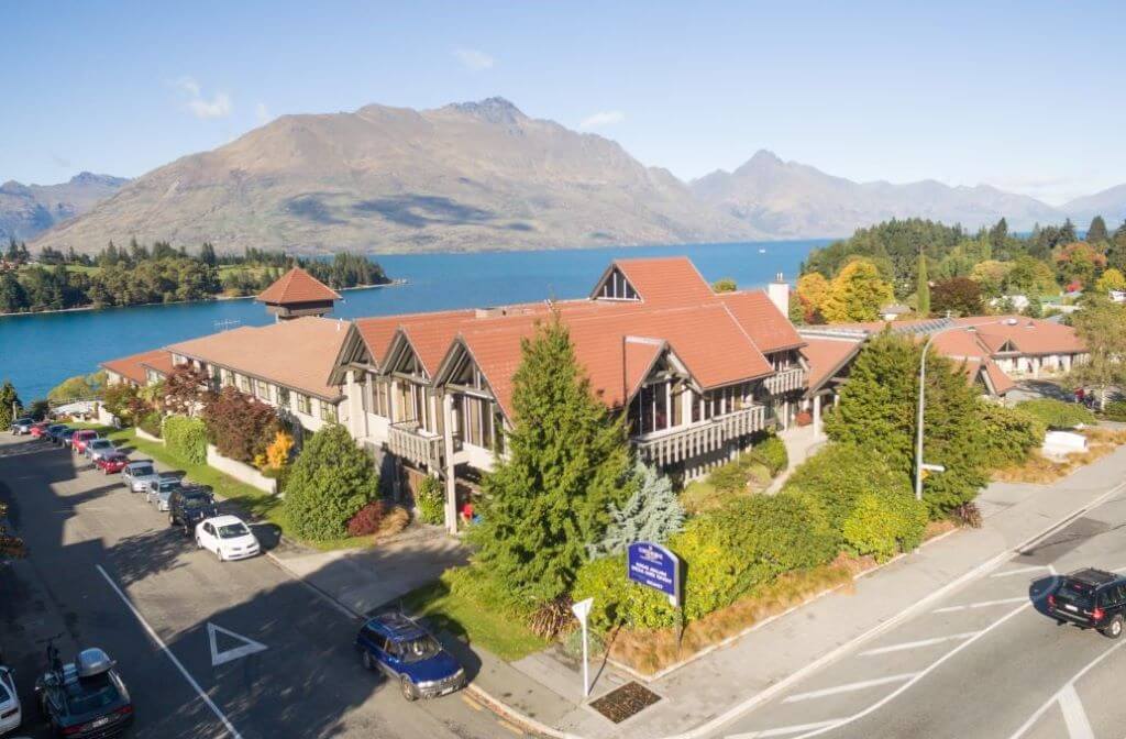 View from the Copthorne Lakefront Hotel in Queenstown