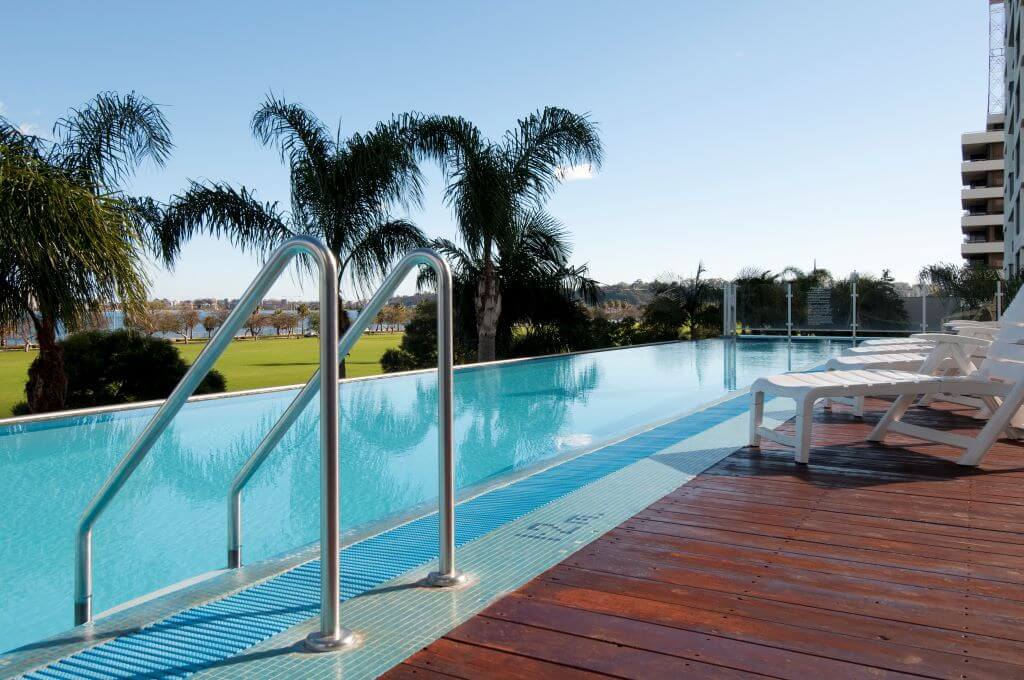 Australia_Perth_Crowne Plaza_Swimming Pool