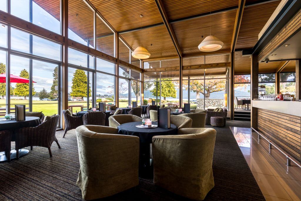 New Zealand_Te Anau_Distinction Hotel & Villas_Bar