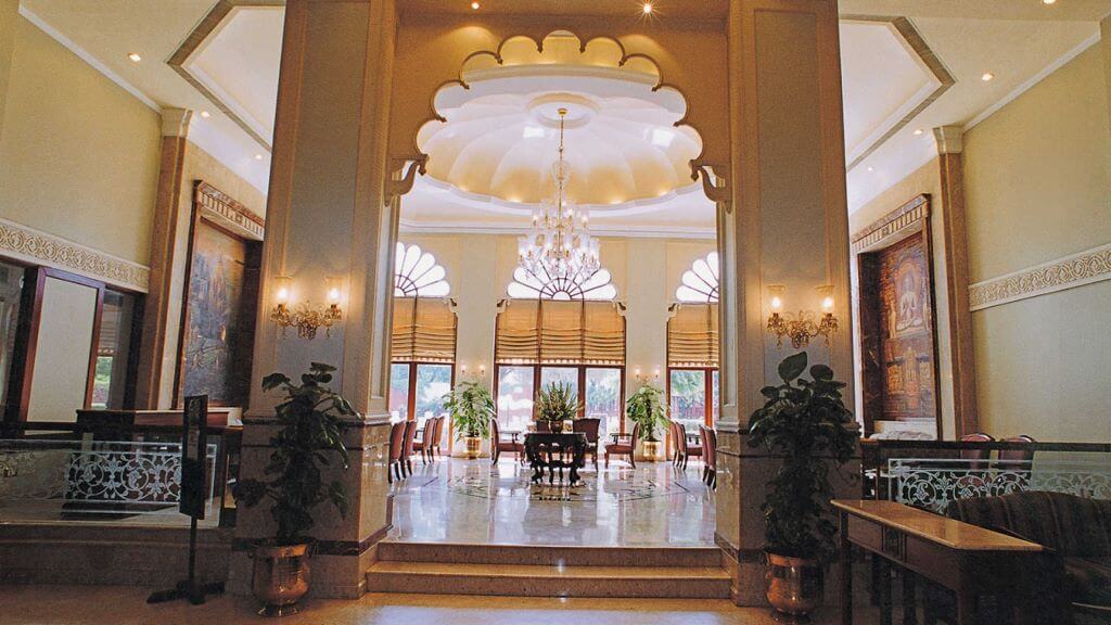 India_Varanasi_Gateway Ganges_Lobby