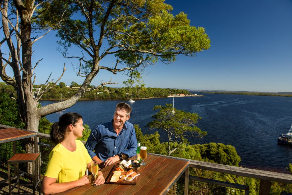 Australia_Tasmania_Strahan Village_Couple on Balcony