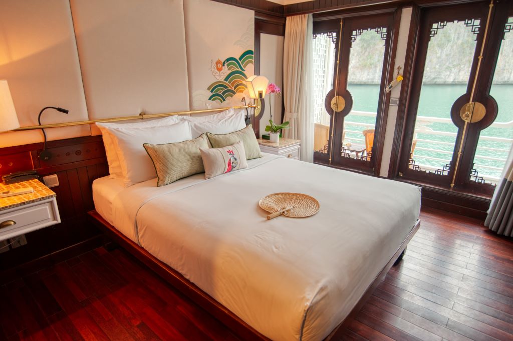 Deluxe Cabin_Au Co_Ha Long Bay_Vietnam