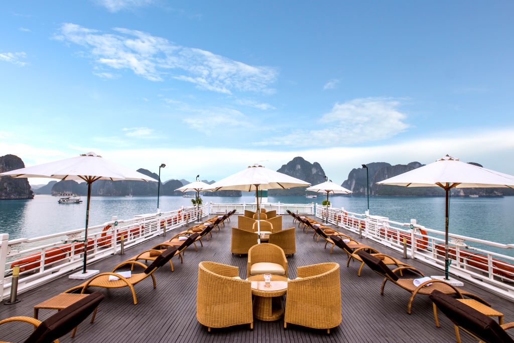Sundeck_Au Co Cruise_Ha Long Bay_Vietnam