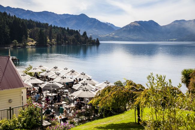 Waterfront Dining on the shores of Lake Wakatipu, Queenstown, New Zealand