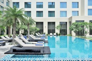 Courtyard by Marriott Hotel in India, Agra outdoor pool decks