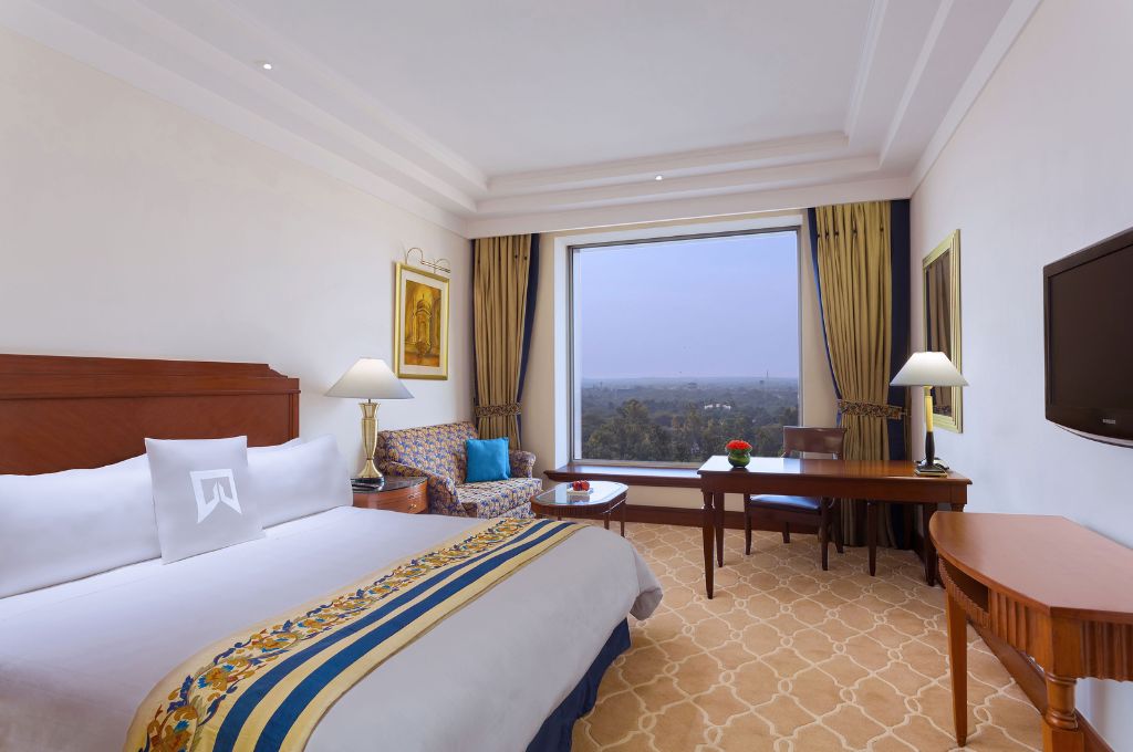 Sheraton New Delhi Deluxe Guestroom