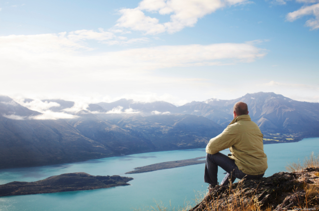 Solo Traveller - Lake View