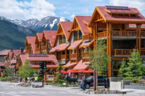 Moose_Hotel_and_Suites_Exterior_Summer-