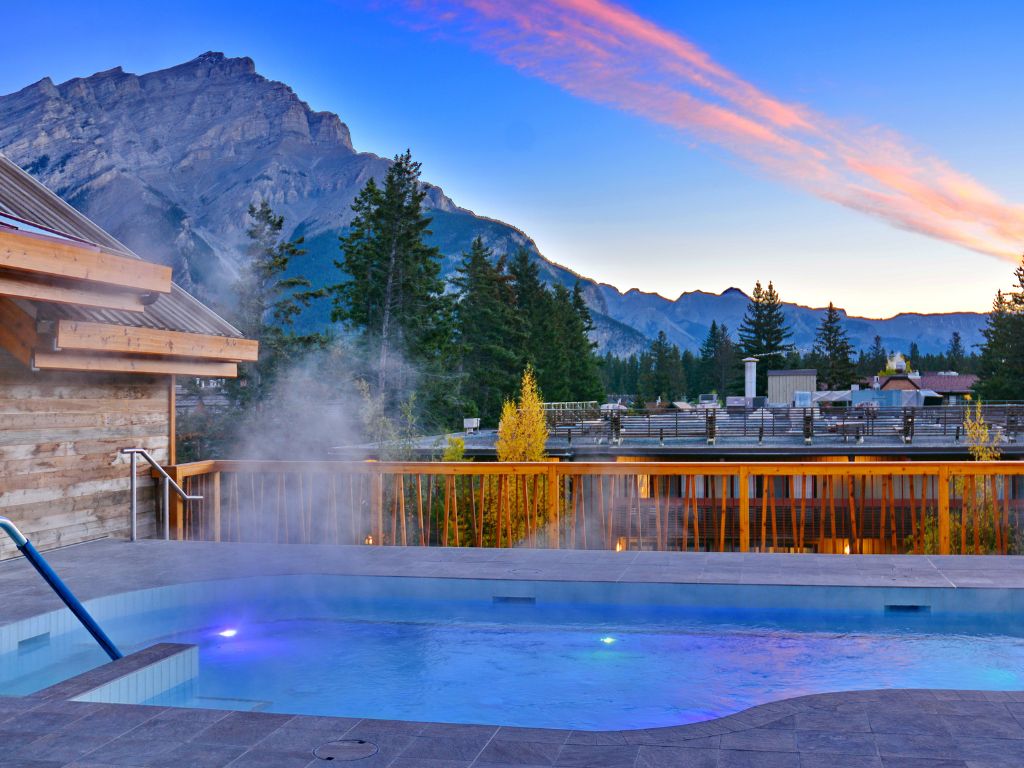 Hotel Room with pool