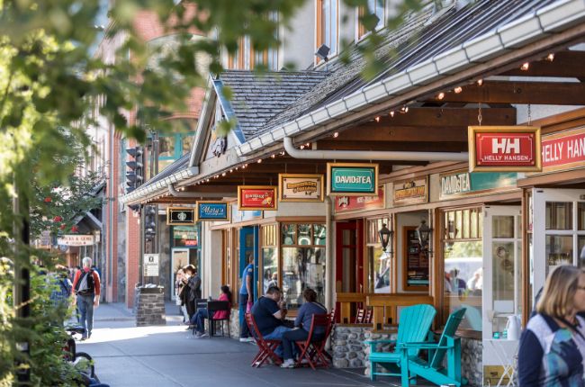 Banff_Alberta_Canada town