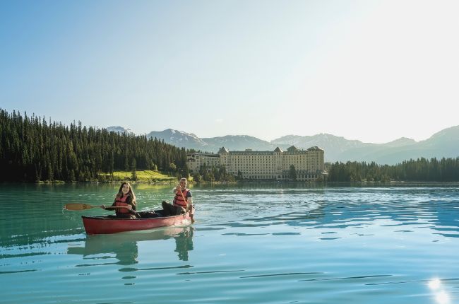 Lake Louise, couple on the lake