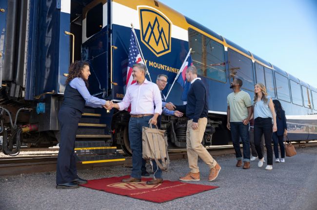 Rocky-Mountaineer onboard