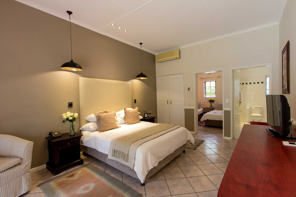 Oudtshoorn - Hlangana Lodge